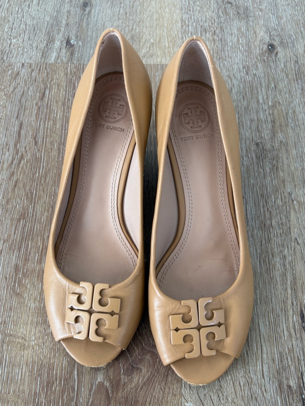 Tory Burch Lowell Leather Peep Toe Wedge Pumps in Beige Size:7| Summer Office